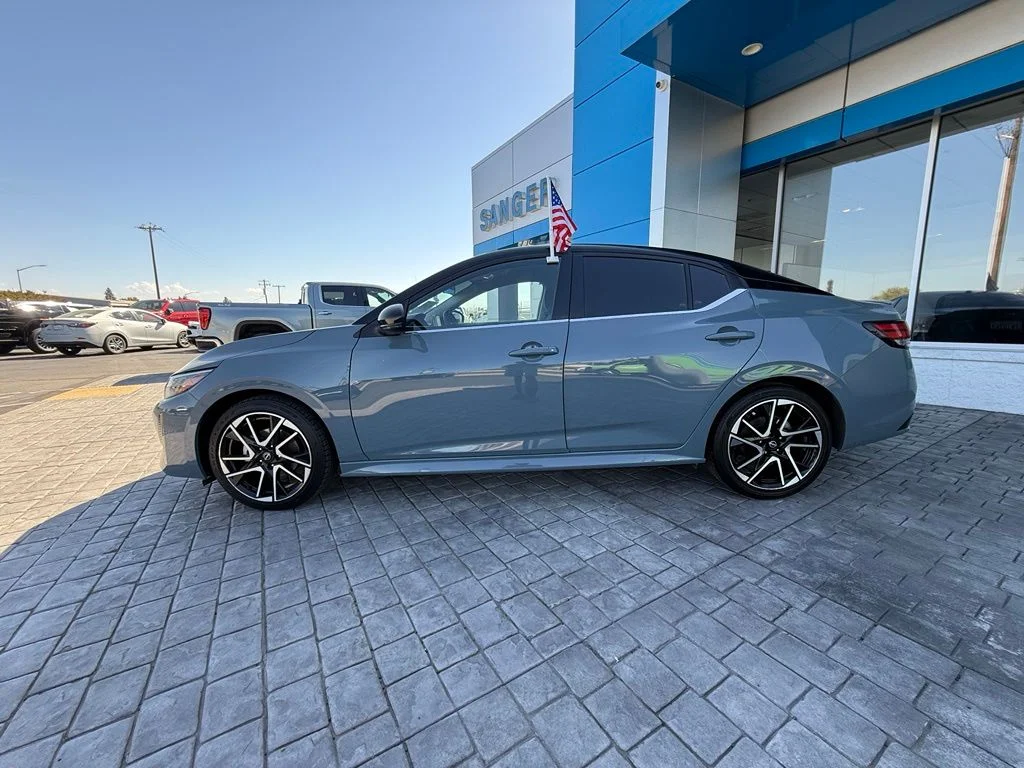 Used 2025 Gray Nissan SR image 7