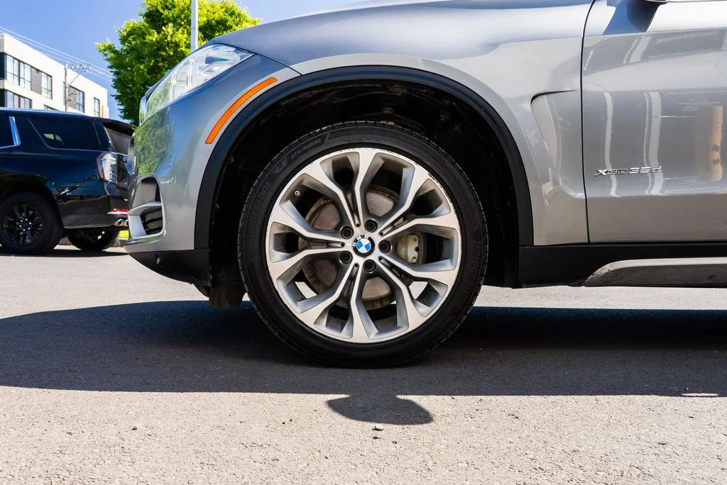 Used 2018 Gray BMW xDrive35d image 7