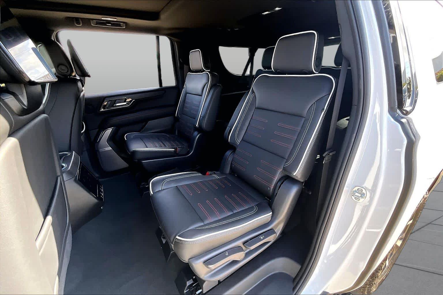 Used 2026 Summit White GMC AT4 Ultimate image 21