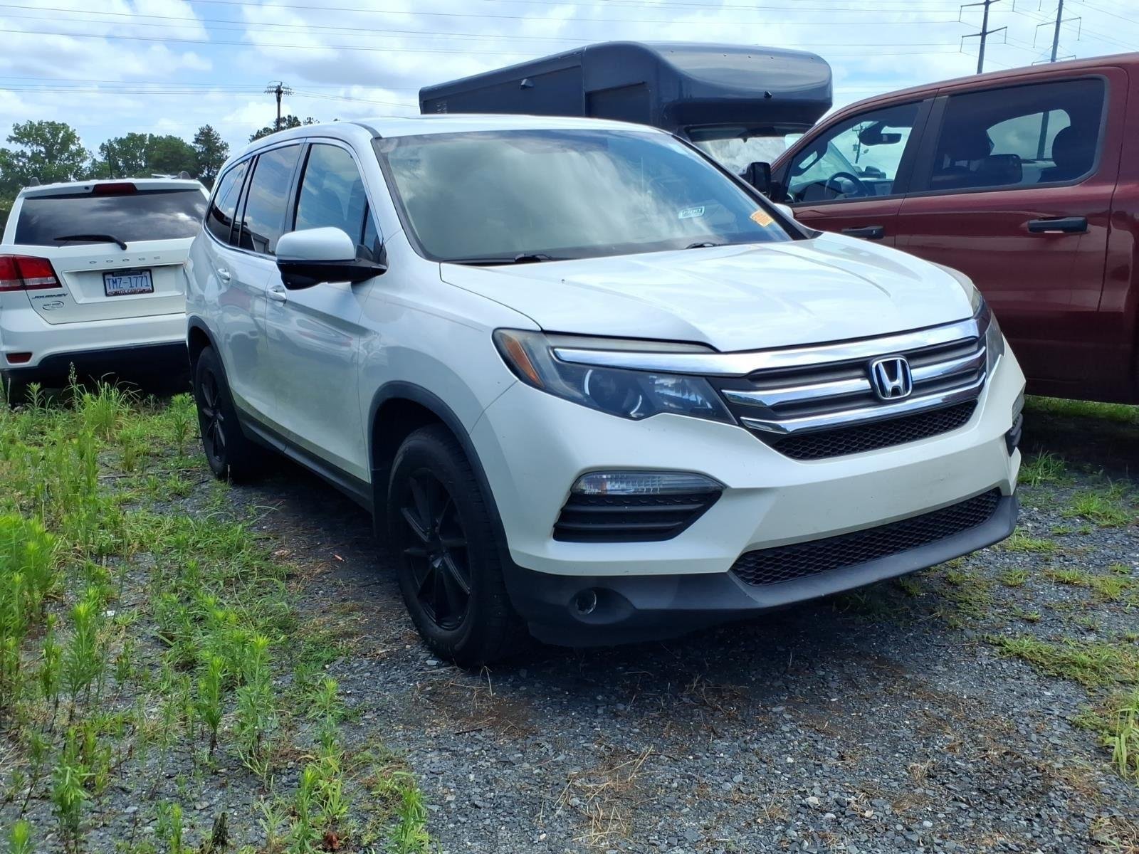 Used 2017 White Diamond Pearl Honda EX-L image 5