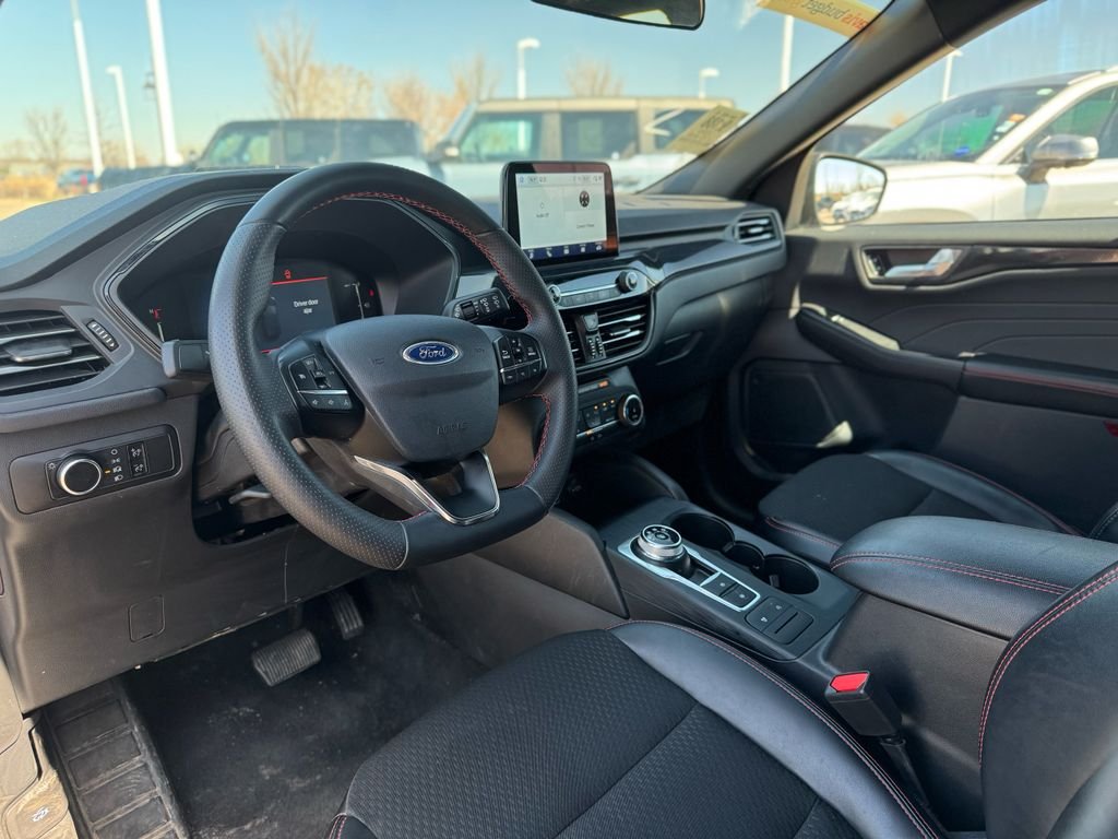 Used 2025 Gray Metallic Ford ST-Line image 4