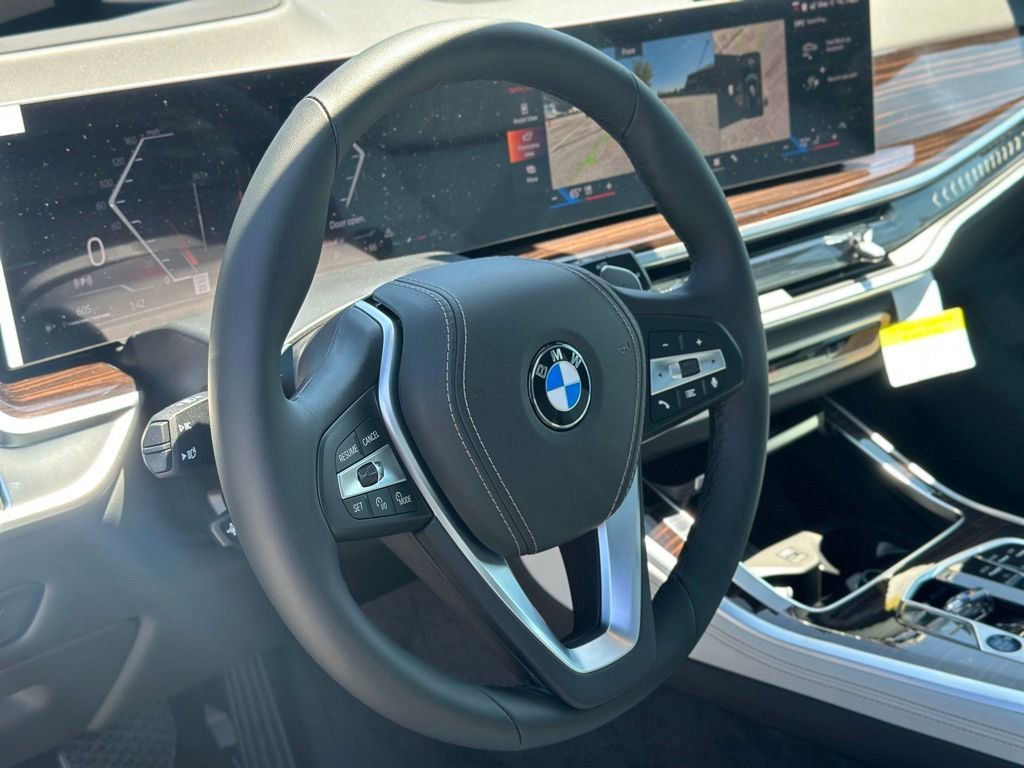 New 2026 Black Sapphire Metallic BMW xDrive40i image 17