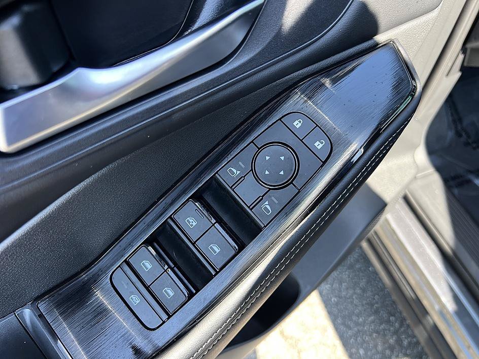 Certified Used 2025 Gun Metallic Nissan SV image 20