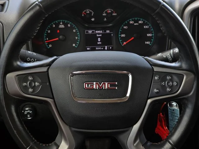 Used 2022 White GMC AT4 w/Cloth image 17