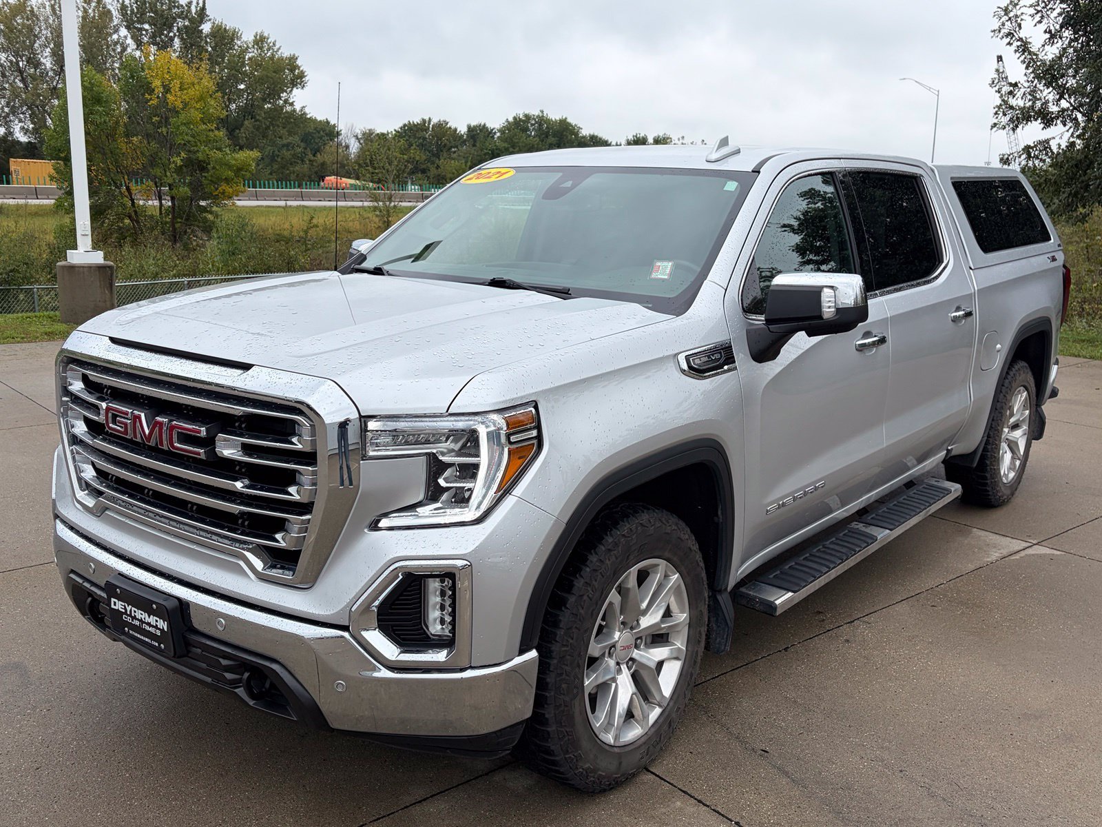 Used 2021 Silver GMC SLT image 3