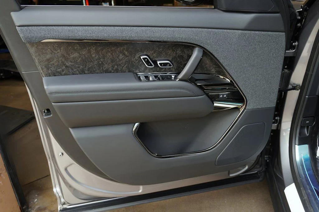Certified Used 2025 Gray Land Rover Dynamic SE image 10