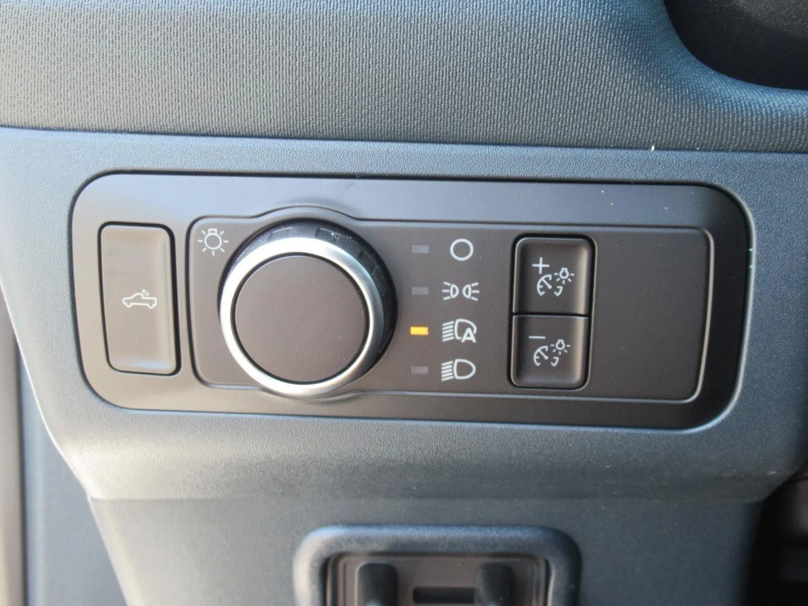 New 2026 Oxford White Ford XLT image 21