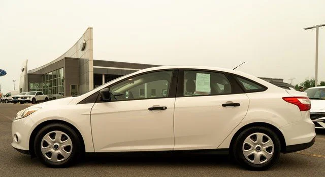 Used 2014 White Ford S image 9