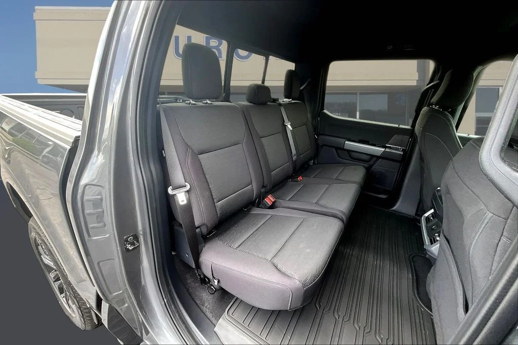 New 2026 Carbonized Gray Metallic Ford XLT image 10