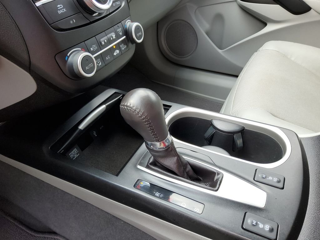 Used 2018  Acura Technology Package image 23