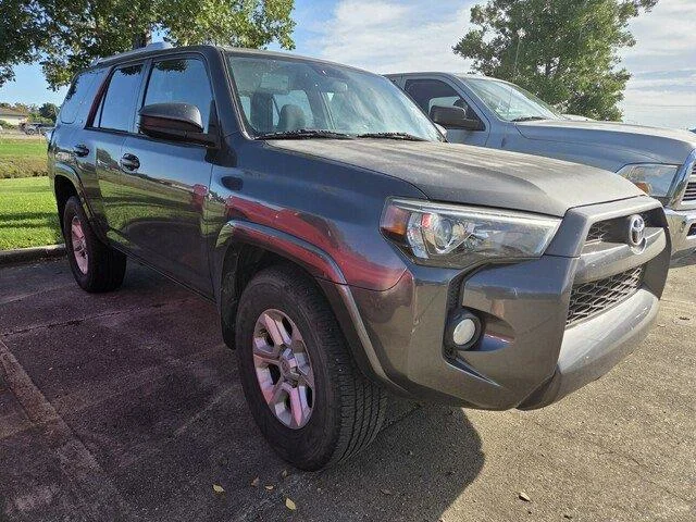 Used 2014 Magnetic Gray Metallic Toyota SR5 image 3