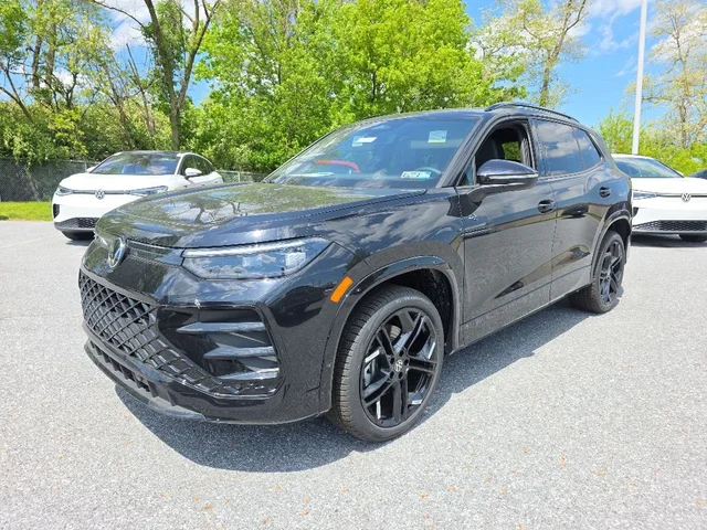 2026 Volkswagen Tiguan 2.0T SE R-Line Black