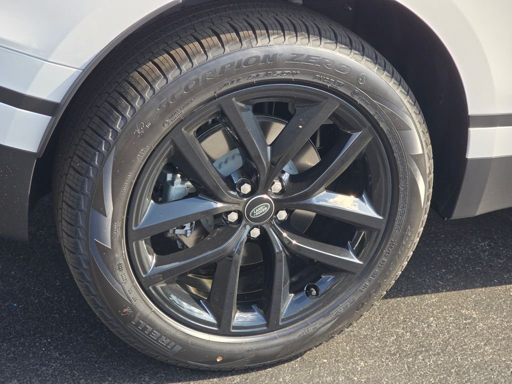 New 2026 Fuji White Land Rover S image 10