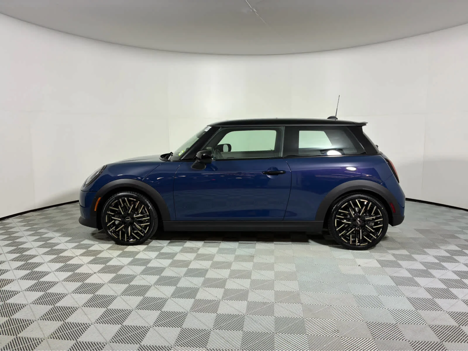 2026 MINI Hardtop 2 Door S - Photo 6