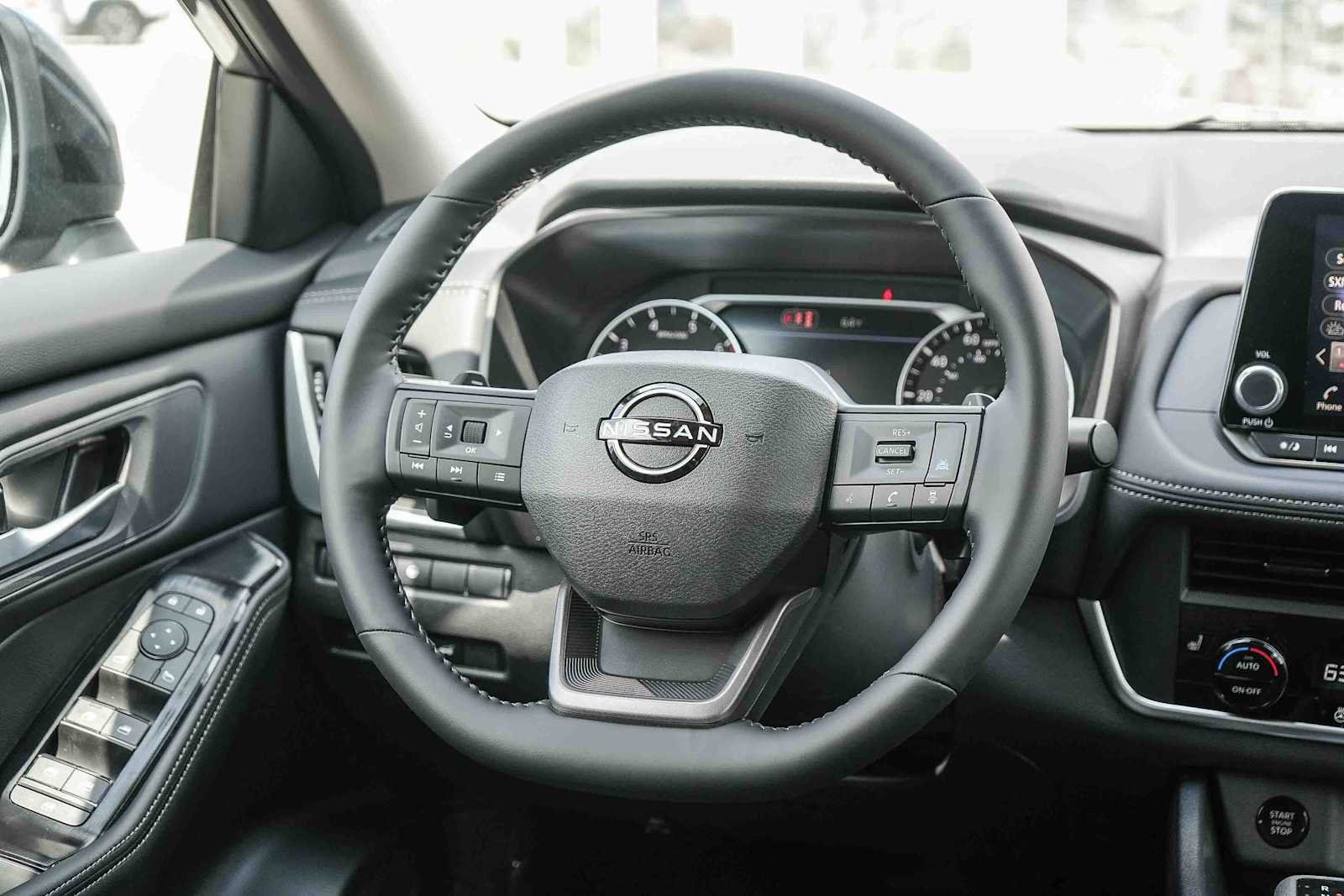 New 2026 Everest White Pearl TriCoat Nissan Dark Armor™ image 17