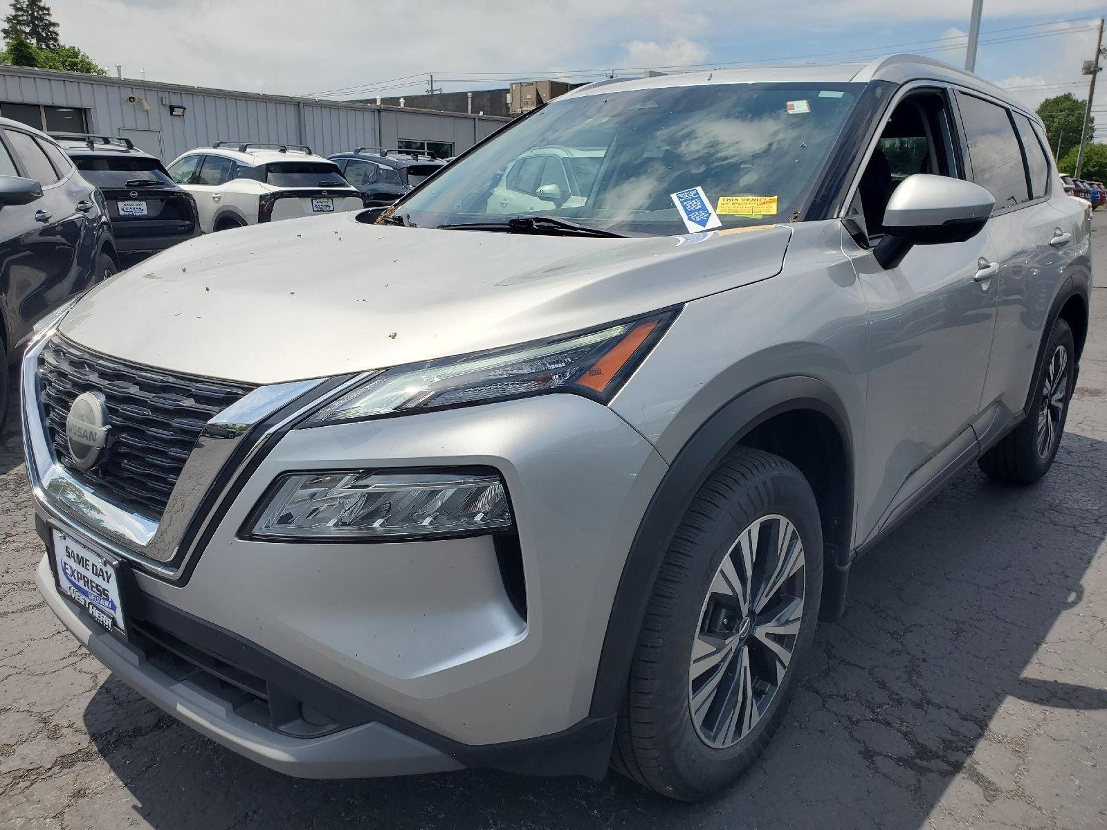 Used 2021 Brilliant Silver Metallic Nissan SV image 4