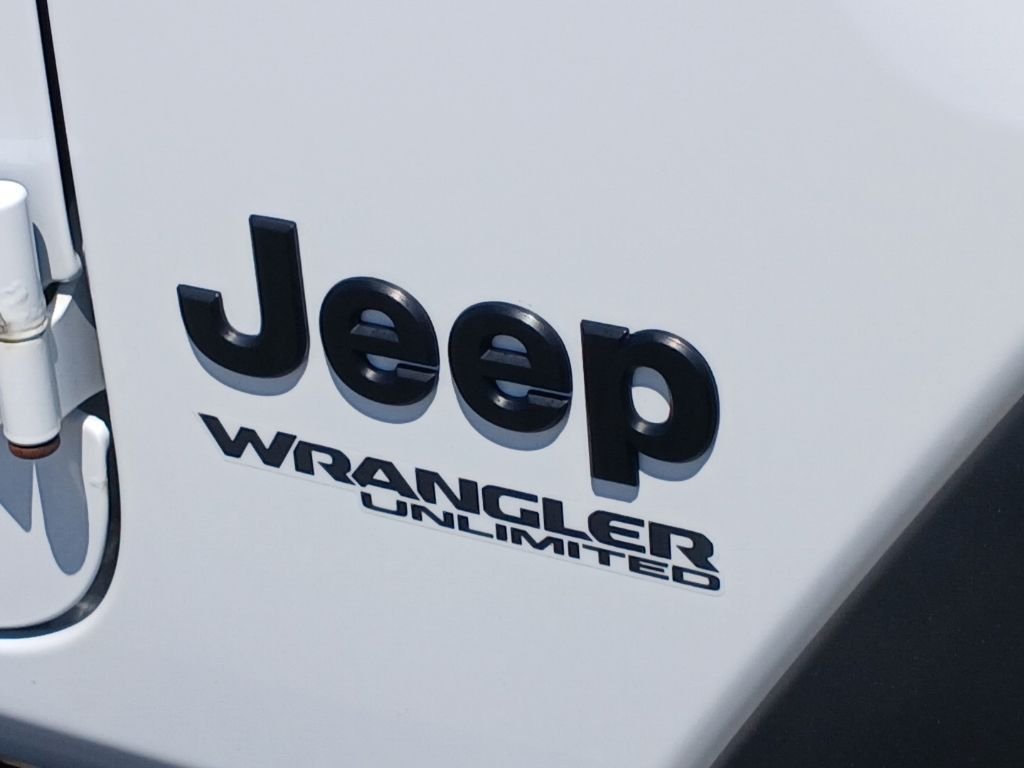 Used 2021 White Jeep Unlimited Sport Altitude image 28