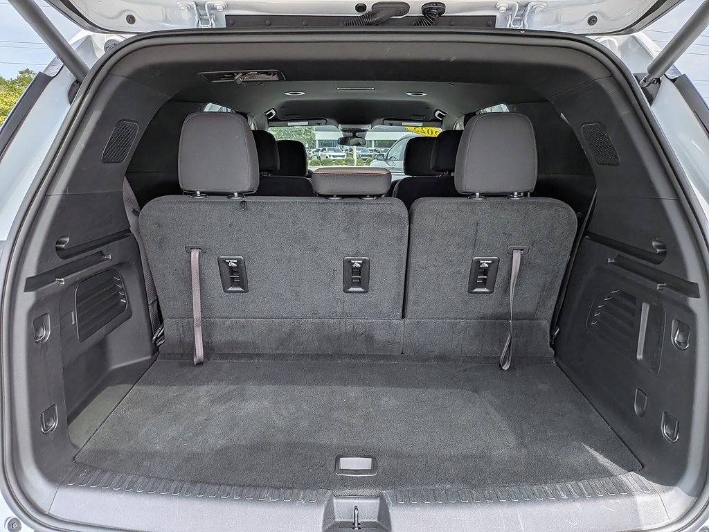 2025 Chevrolet Traverse LT - Photo 29