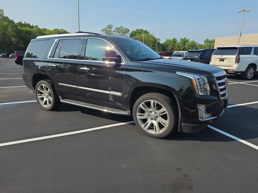 Used 2017 Cadillac Escalade Luxury with VIN 1GYS4BKJXHR152755 for sale in Vadnais Heights, Minnesota
