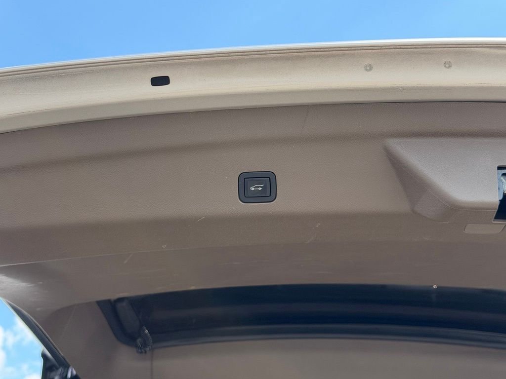 Used 2022 Beige GMC Denali image 43