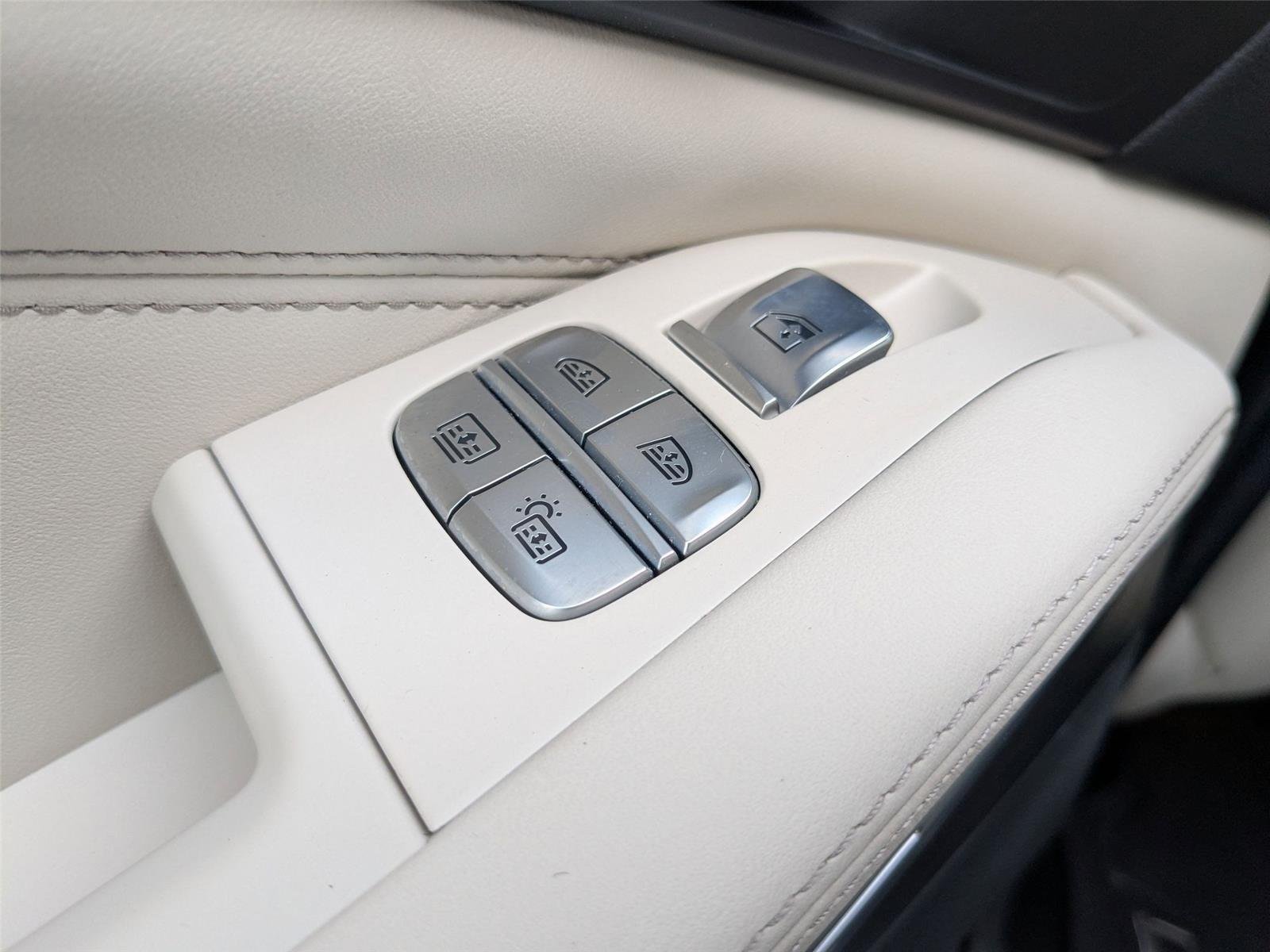 Used 2022 Arctic Grey Metallic BMW xDrive40i image 26