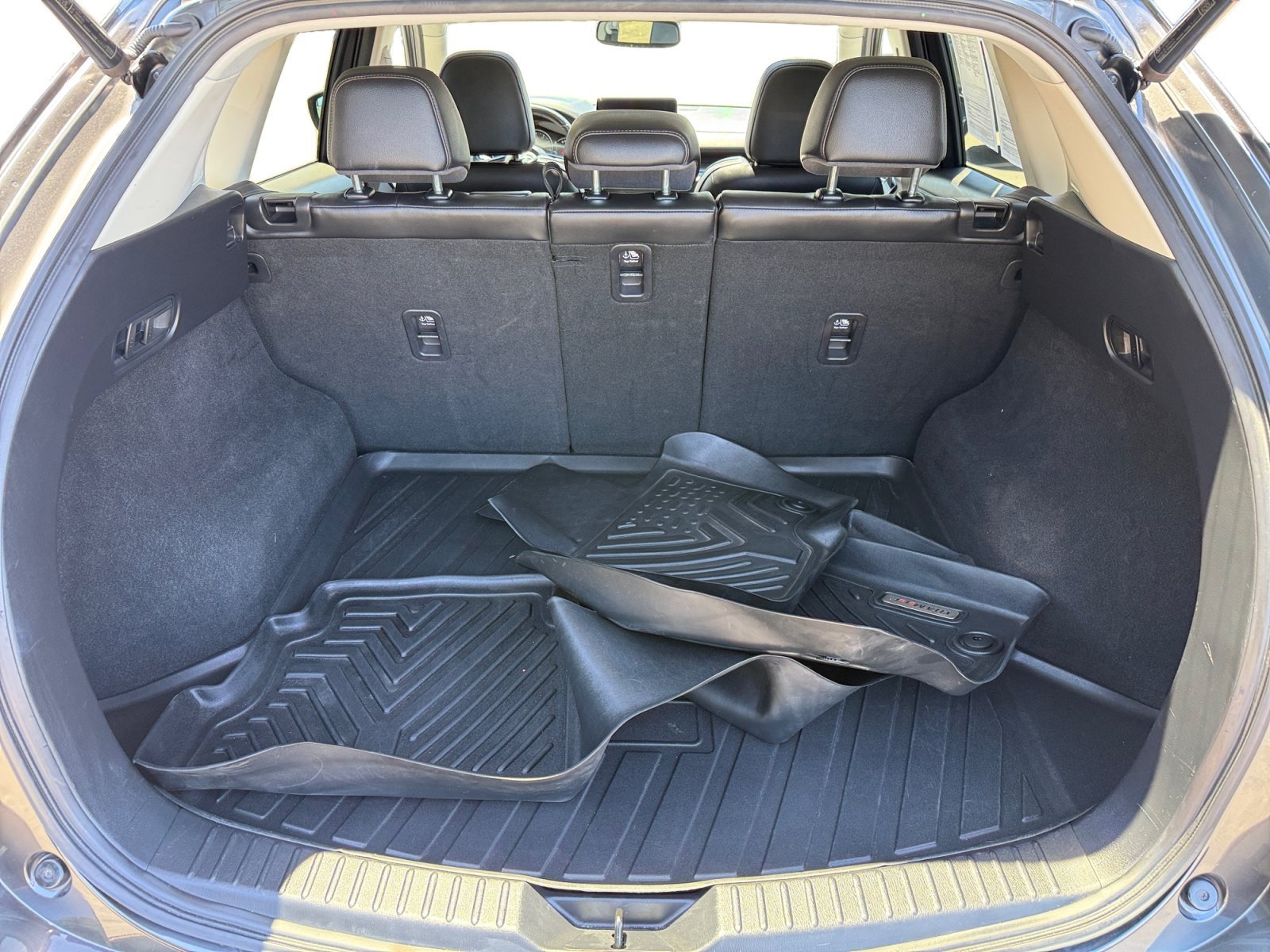Used 2021 Machine Gray Metallic Mazda Grand Touring image 17