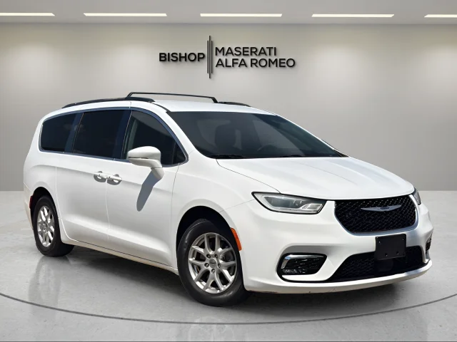Used 2022 Bright White Clearcoat Chrysler Touring L image 1