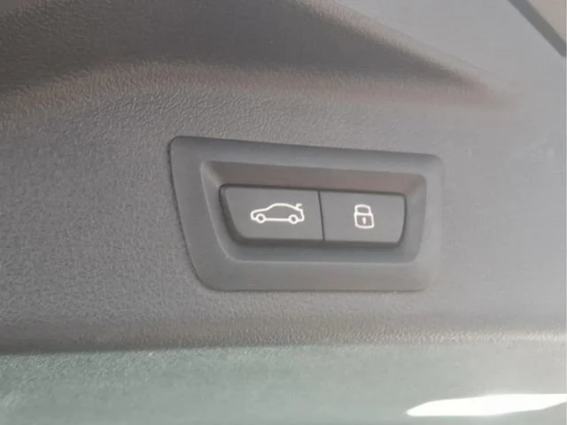 Used 2025  BMW xDrive50e image 32