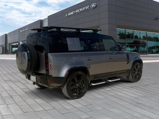 Used 2023 Eiger Grey Metallic Land Rover X-Dynamic SE image 5