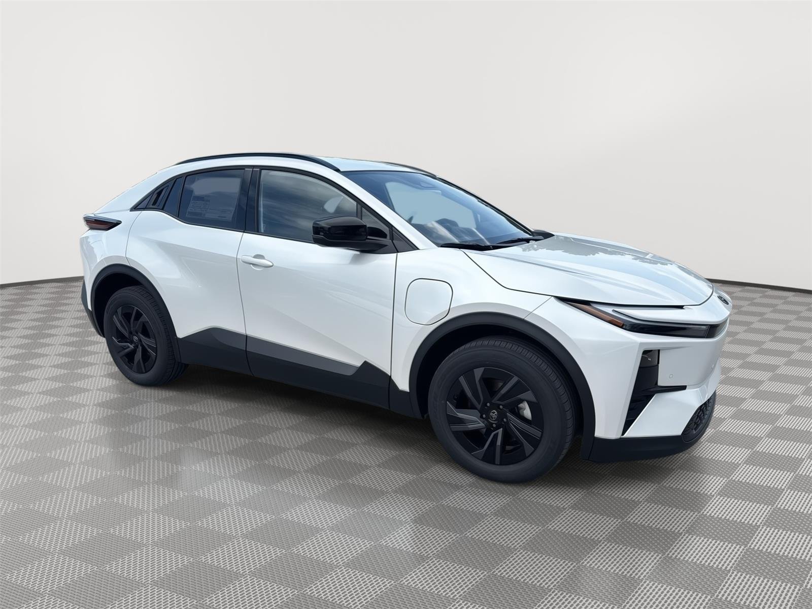 New 2026 Wind Chill Pearl <sup>1</sup> Toyota  SE image 3