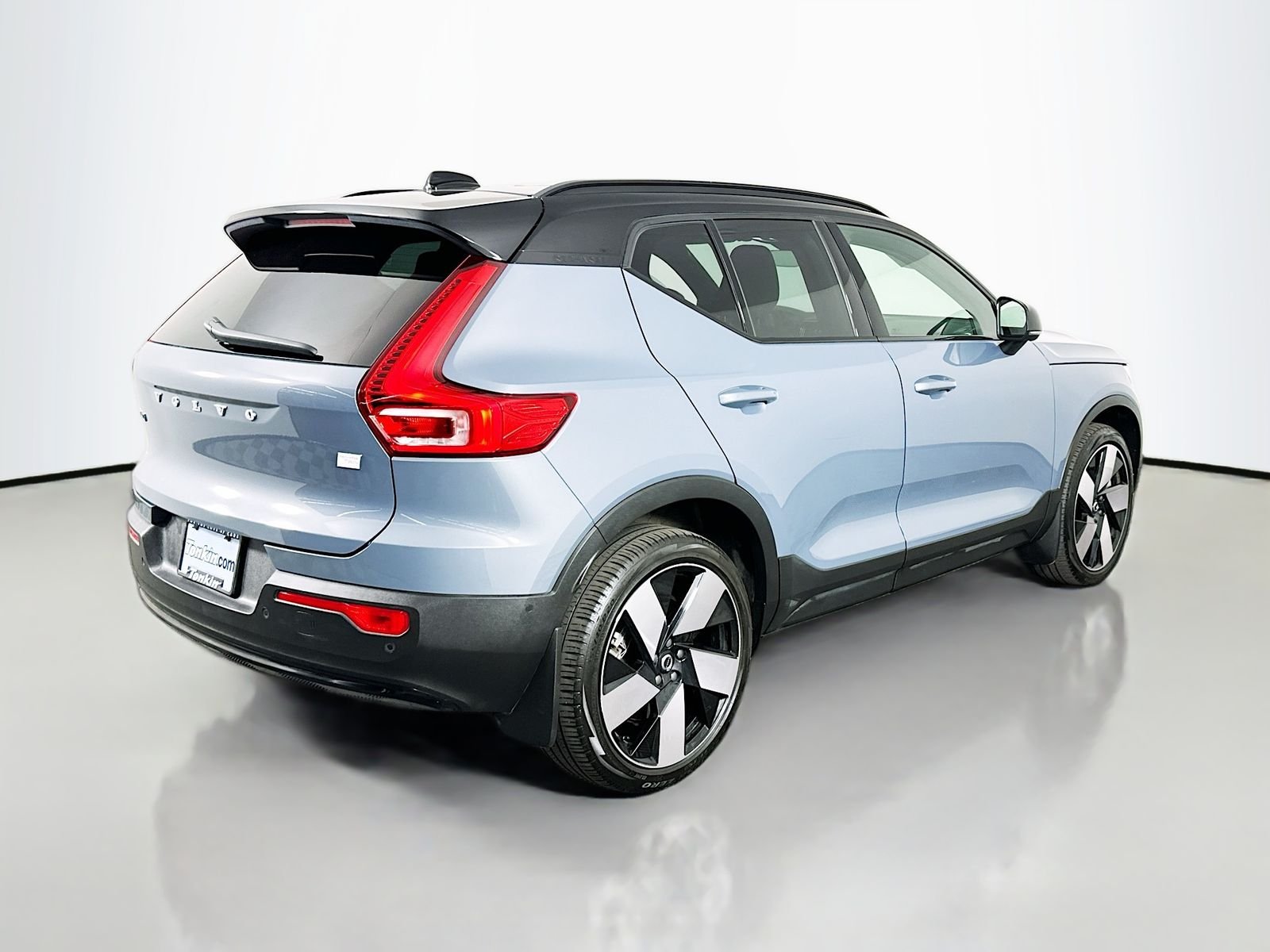 Used 2023 Gray Metallic Volvo Ultimate image 7