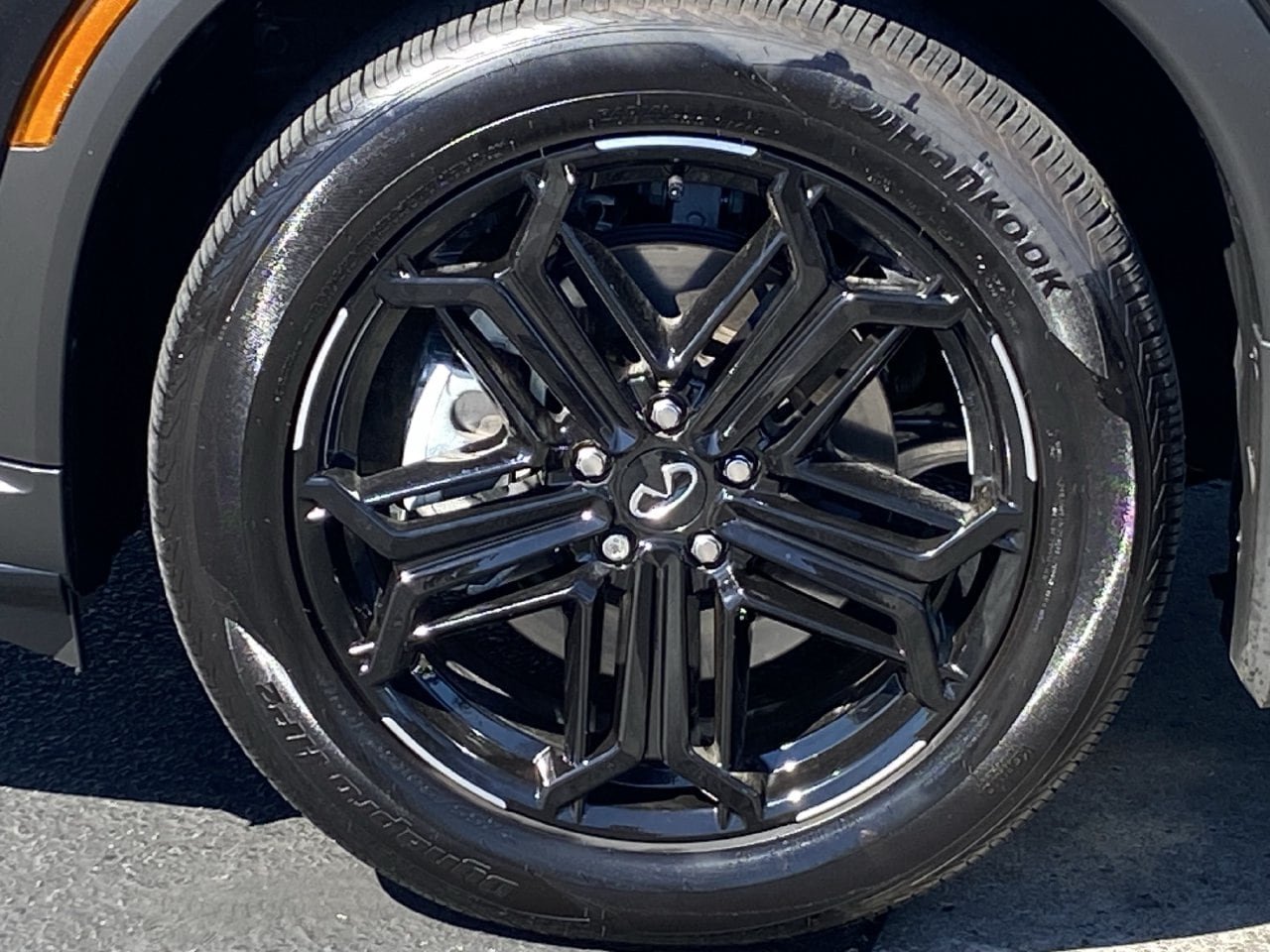 New 2027 Mineral Black INFINITI SPORT image 8