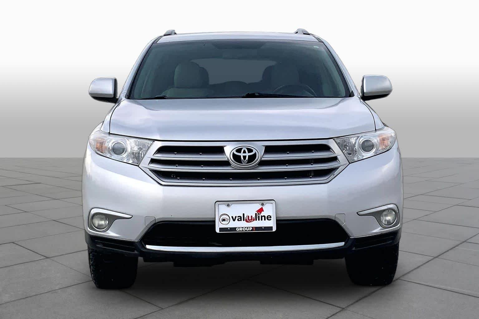 Used 2013 Classic Silver Metallic Toyota Plus image 3
