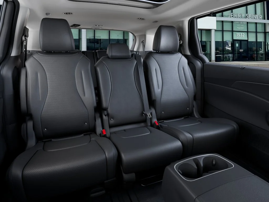 New 2027 Snow White Pearl Kia SX Prestige image 16