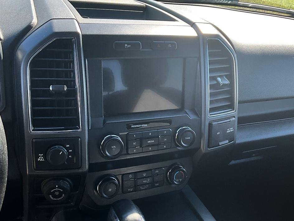 Used 2019 Silver Ford XLT image 32