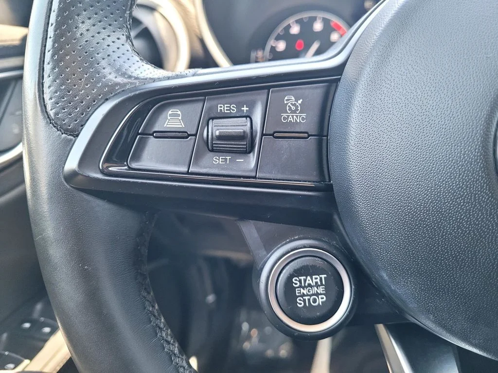 Used 2021 White Alfa Romeo  image 24