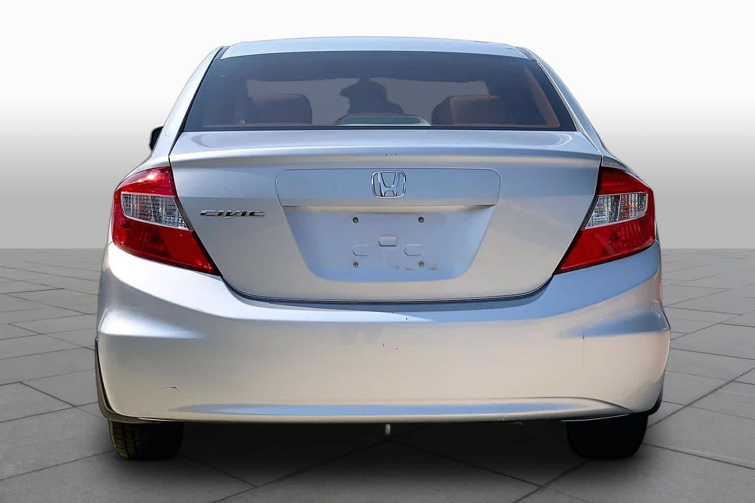 Used 2012 Alabaster Silver Metallic Honda LX image 4
