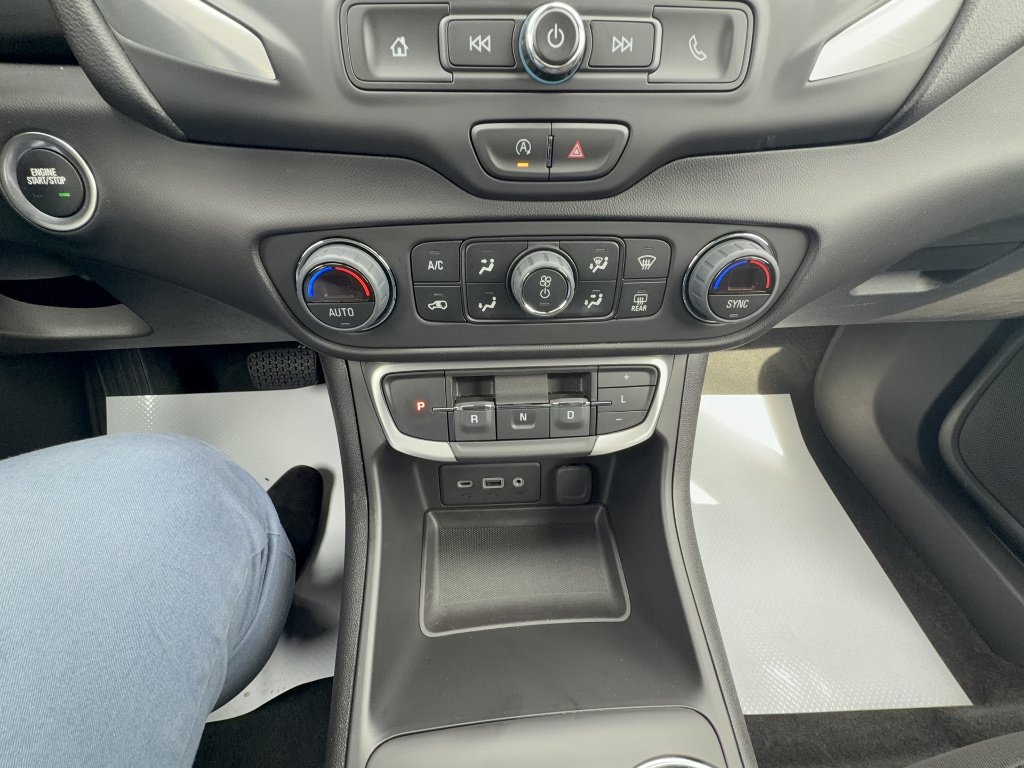Used 2024 Summit White GMC SLE image 16