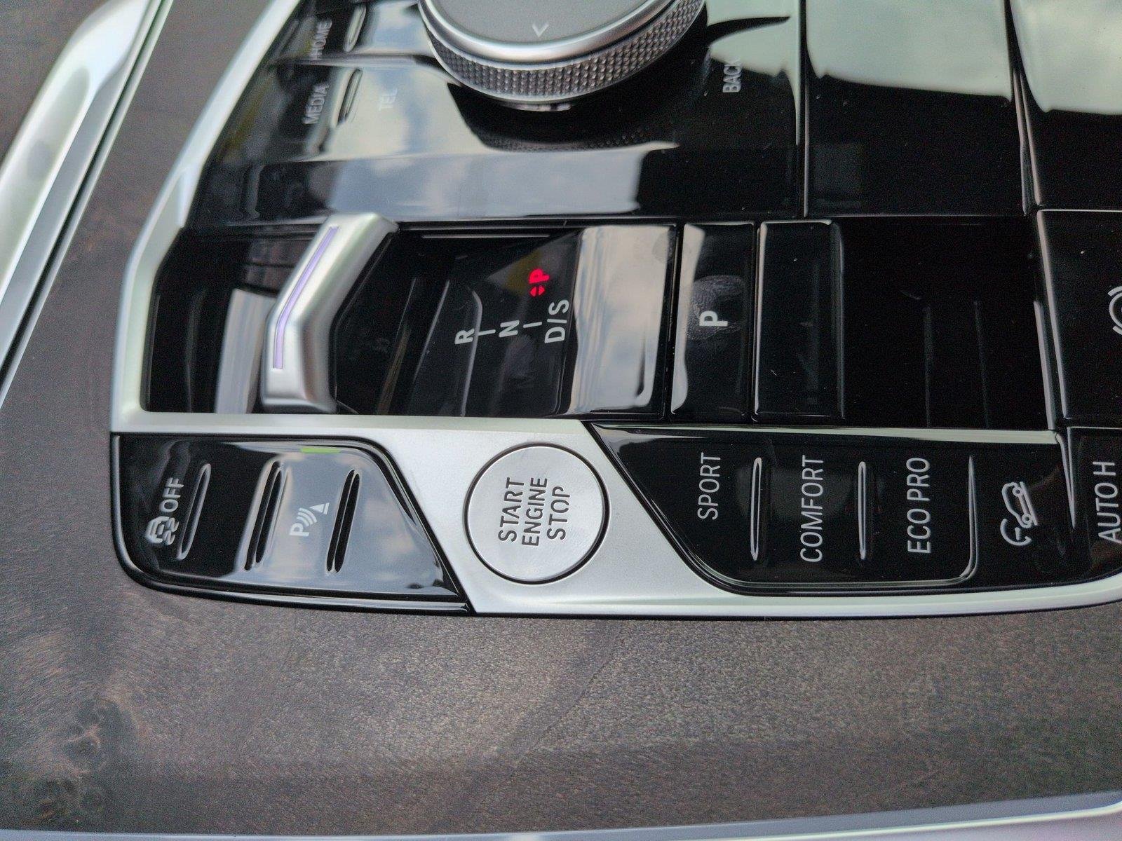 New 2026 Dravit Grey Metallic BMW xDrive40i image 30