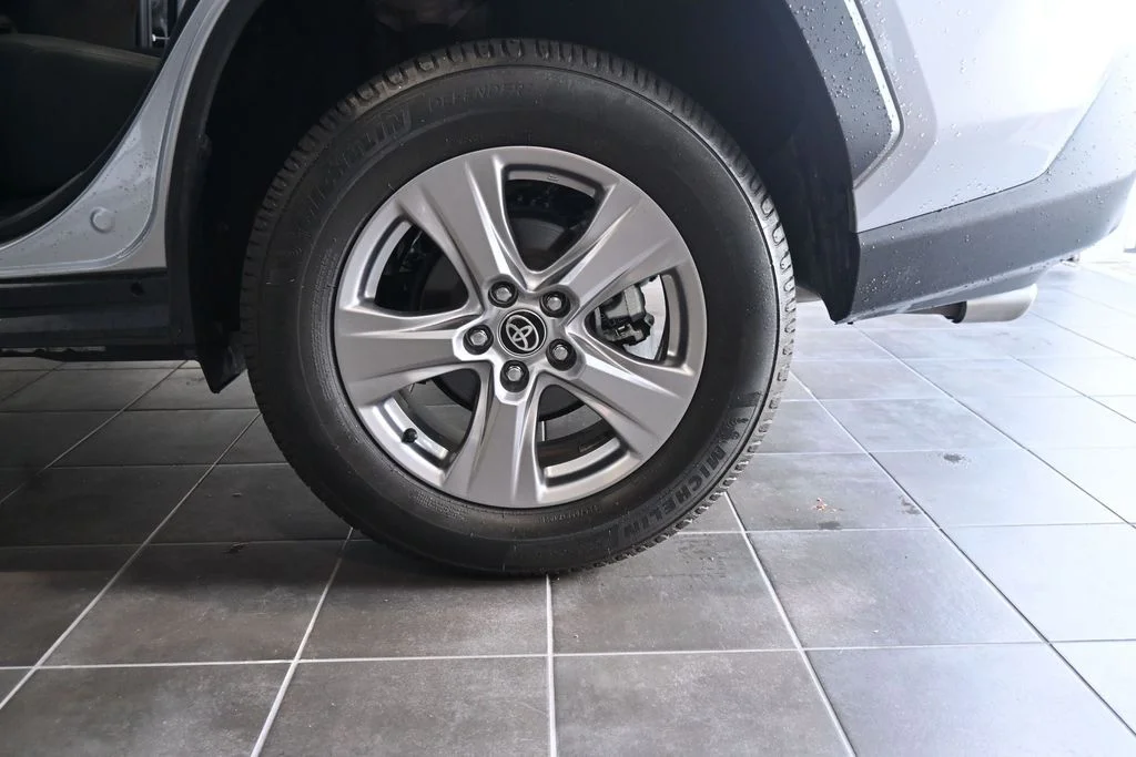Used 2023 Silver Toyota XLE image 16