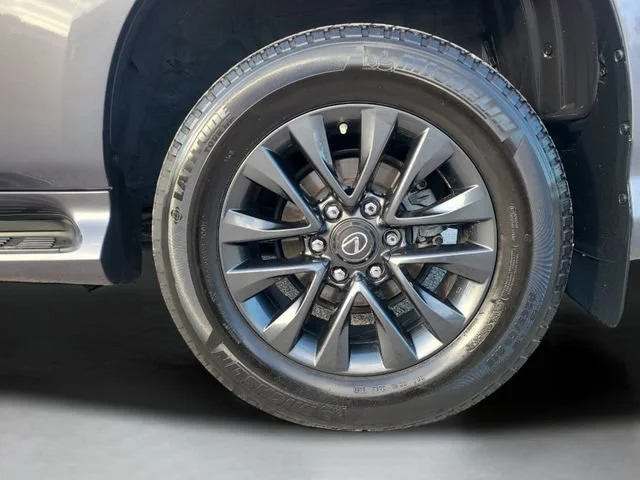 Used 2023 Gray Lexus GX 460 Premium image 6