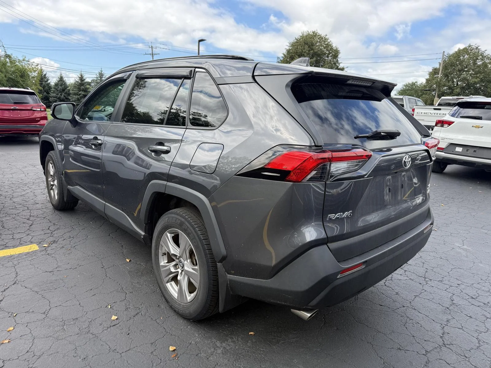 Used 2022  Toyota XLE image 5
