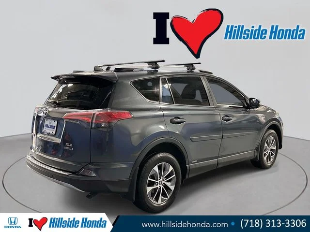 Used 2017 Magnetic Gray Metallic Toyota XLE image 5