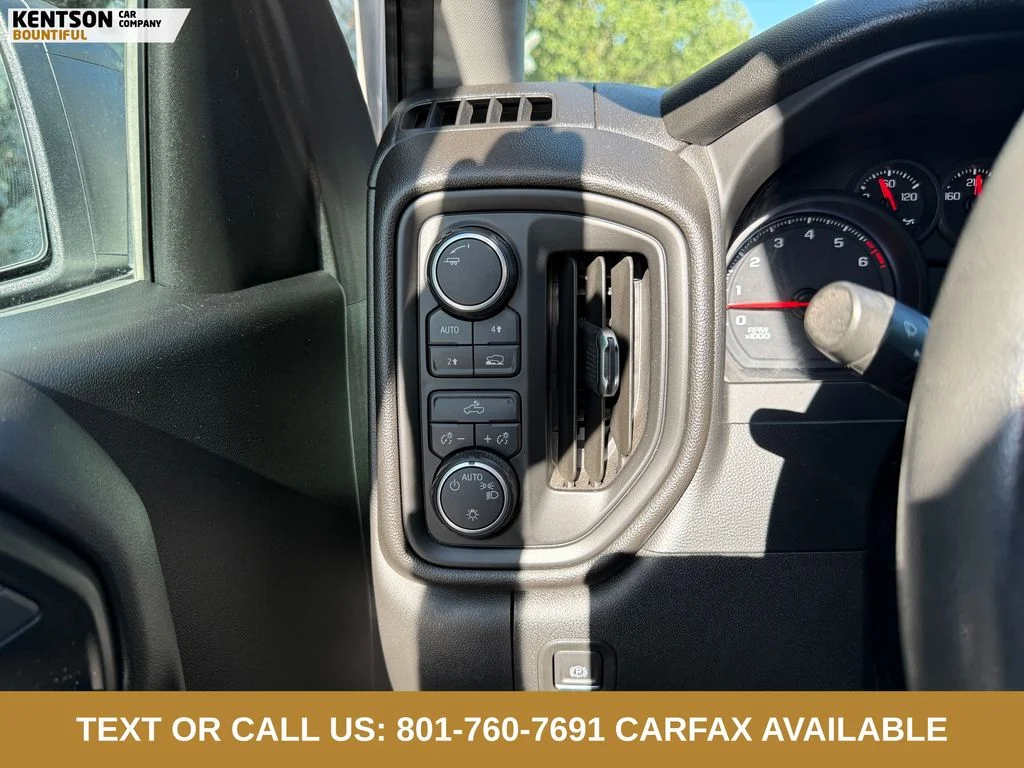 Used 2021 White Chevrolet Custom image 17