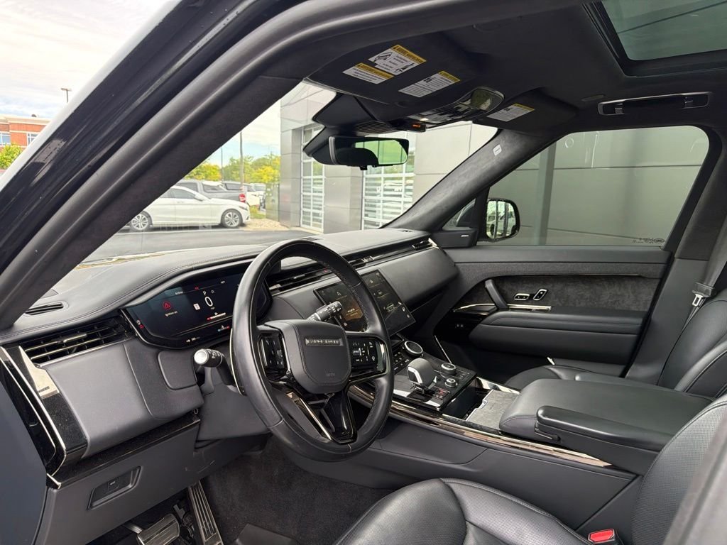 Used 2023 Black Land Rover First Edition image 8