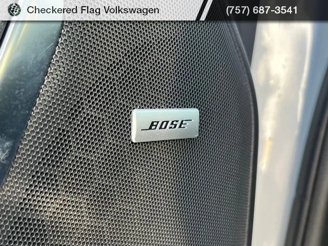 Used 2023 Iridescent Pearl Tricoat Chevrolet Premier image 16