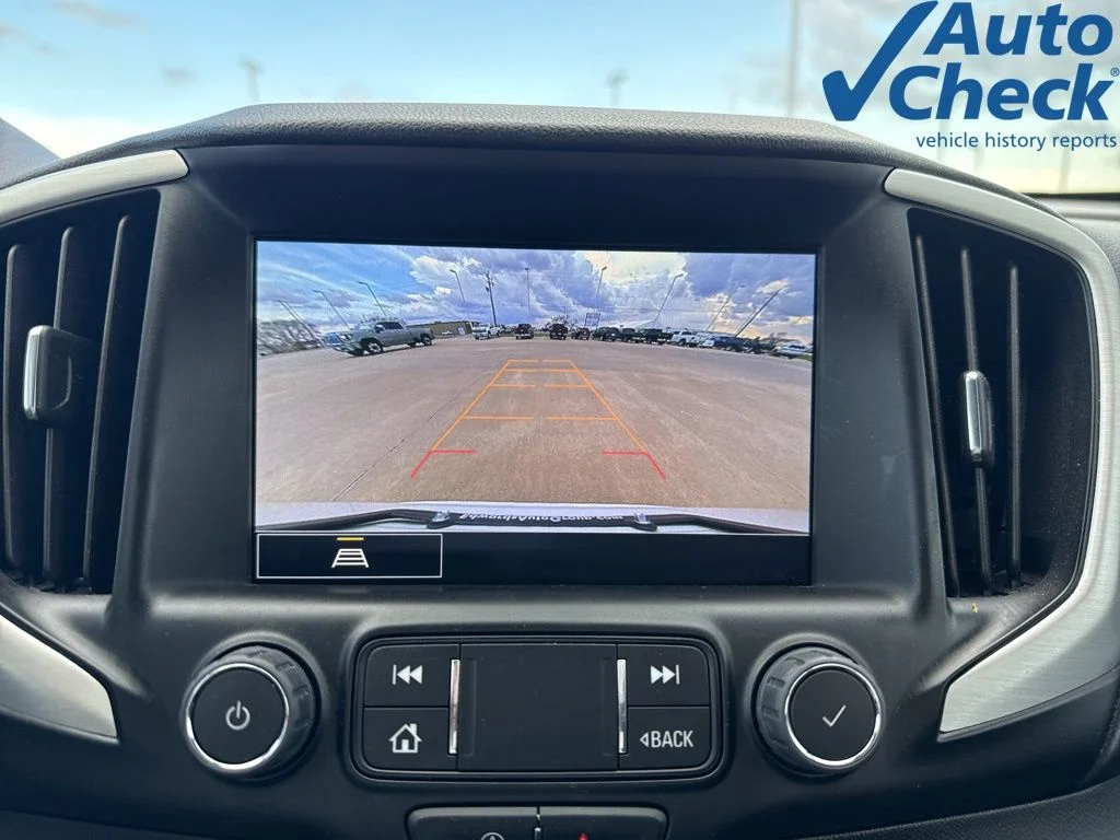 Used 2024 White GMC SLT image 20