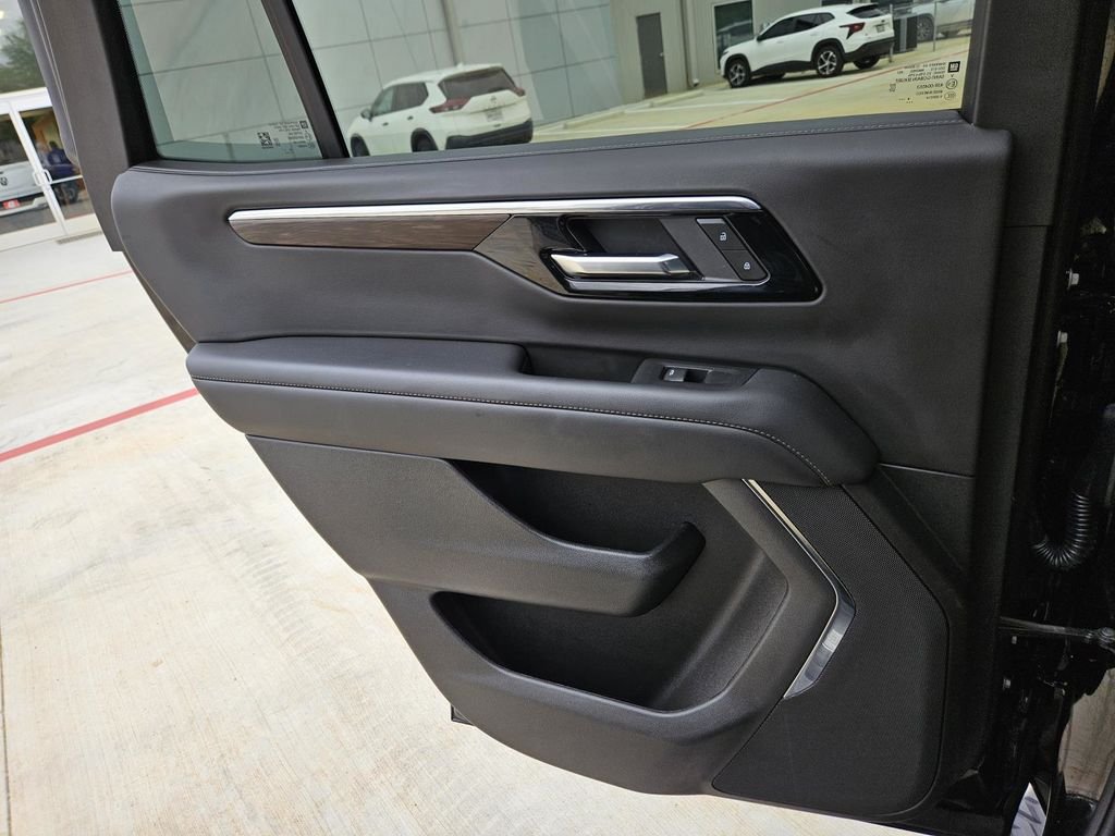 Used 2025 Black Chevrolet Z71 image 33