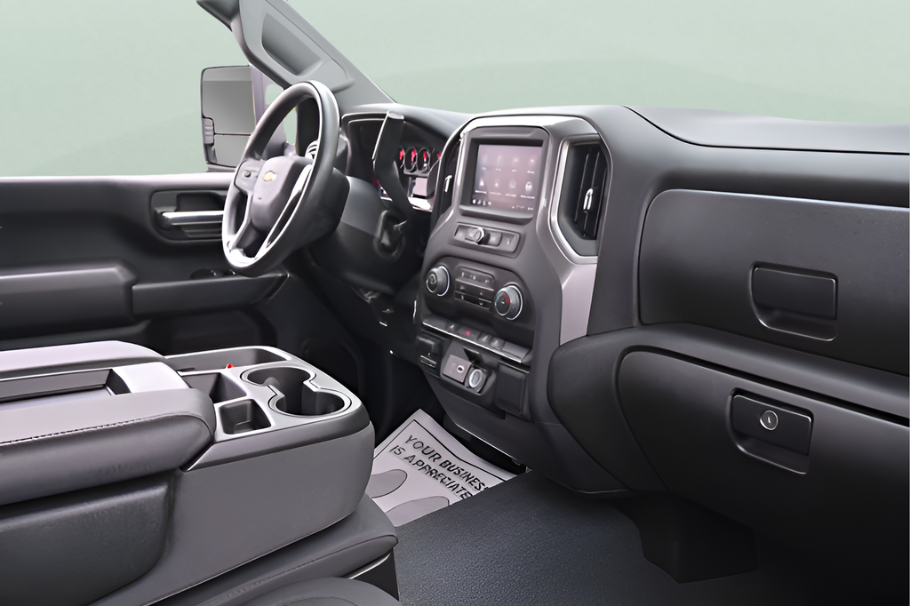 Used 2025 White Chevrolet Custom image 18