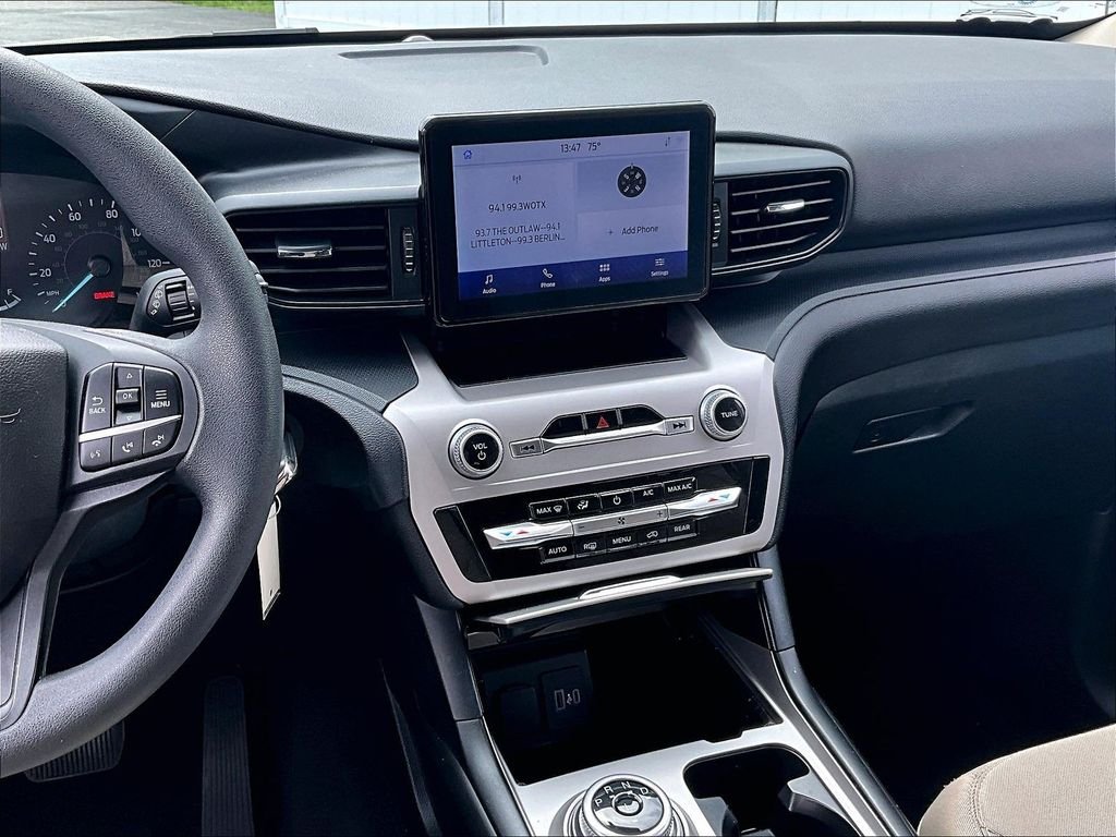 Used 2022 Silver Metallic Ford Base image 19